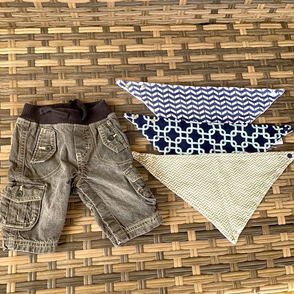 Baby pants & bibs set